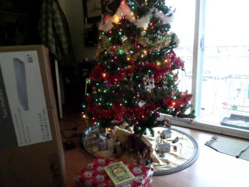The tree and presents