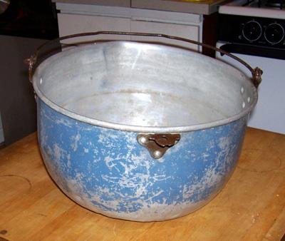 Large cooking pot