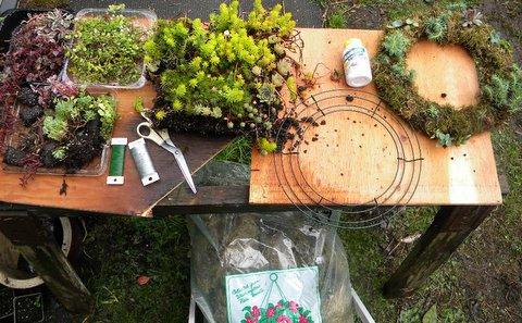 set-up for starting wreath making