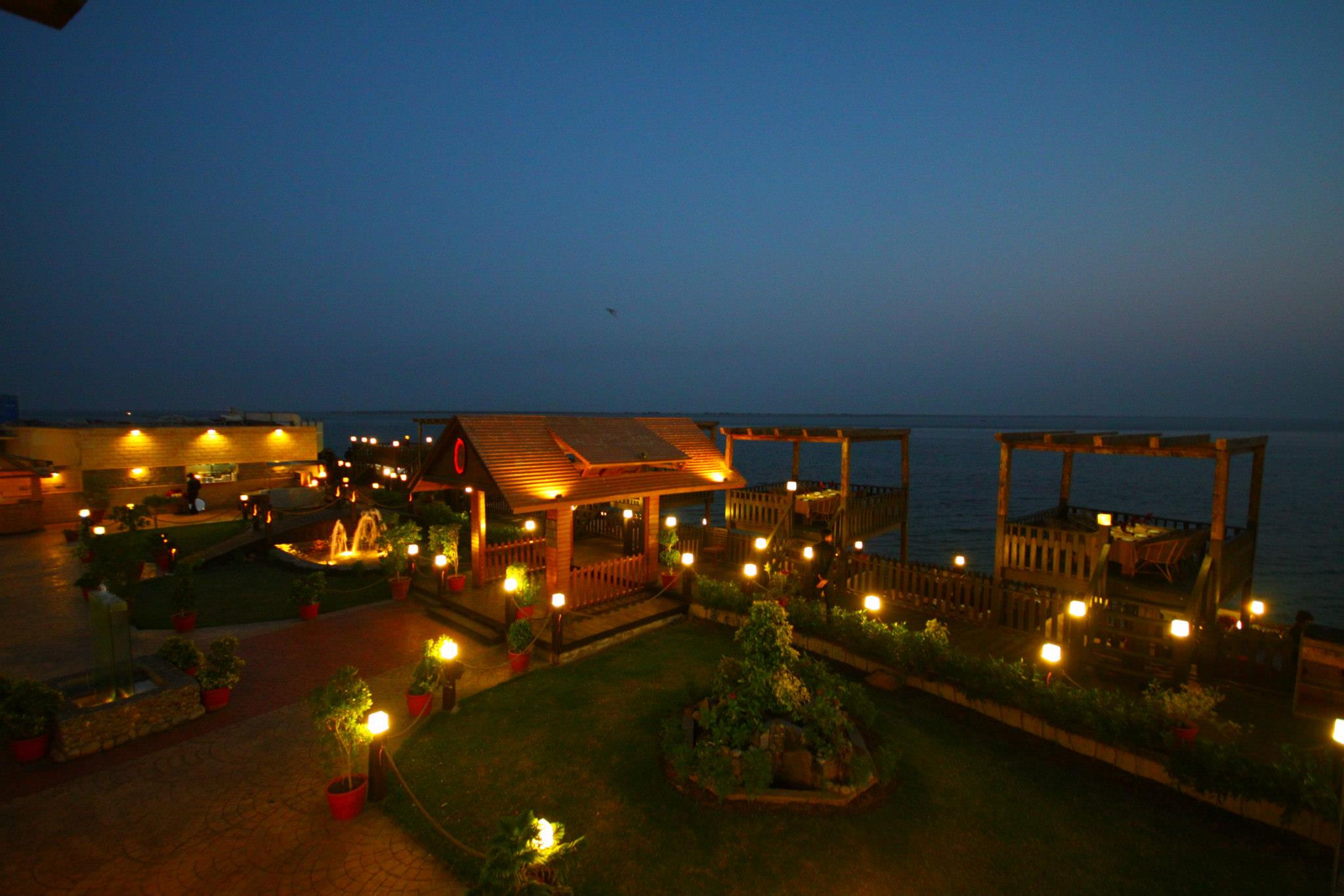 Charcoal-BBQ-n-Grill-Restaurant-at-Do-Darya-DHA-Karachi-1.jpg
