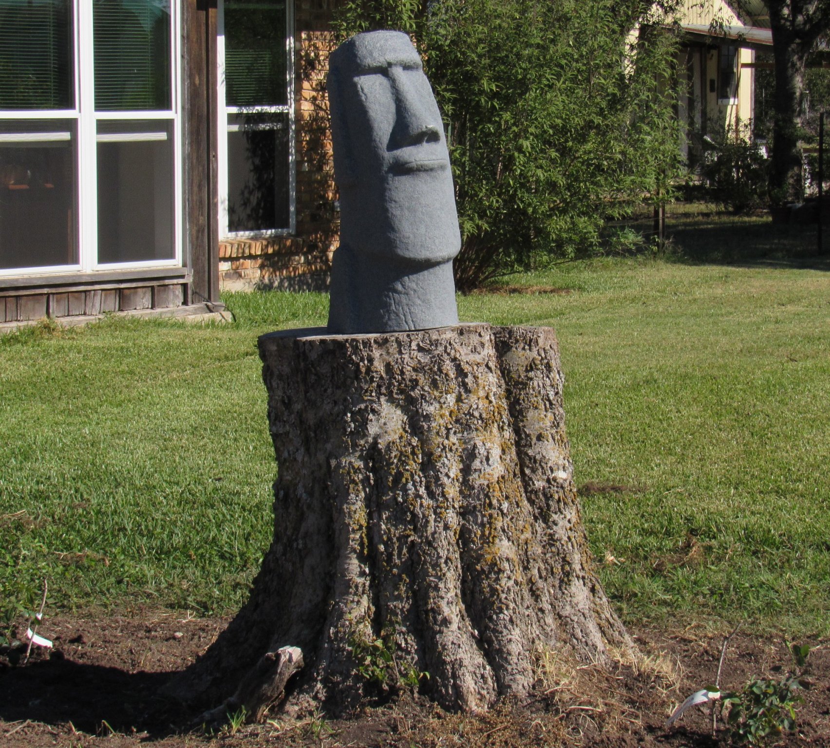 Easter Island statue.jpg