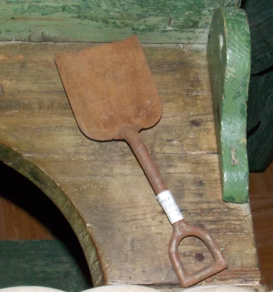 J.shovel.JPG