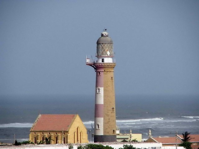 Karachi lighthouse today.JPG